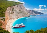 Are you ready to discover the most beautiful beaches in Europe?
Here is a selection of the best beaches for relaxing, partying or simply walking.